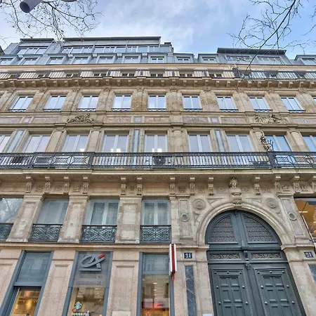 Urban Flat 103 - Spacious Flat Near Grands Boulevards * Parijs