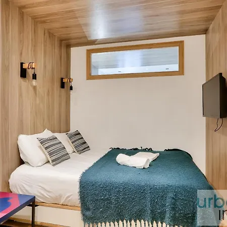 Appartement Urban Flat 103 - Spacious Flat Near Grands Boulevards Parijs