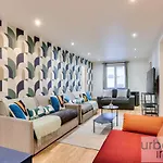 Urban Flat 103 - Spacious Flat Near Grands Boulevards شقة باريس